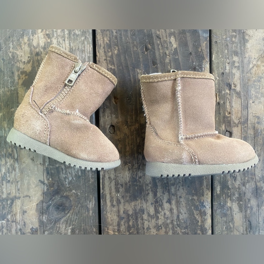 Tan Cozy Fuzzy Boots for baby toddler - Size 2